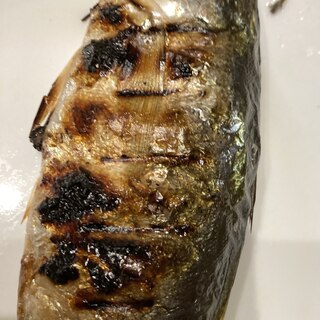 真鯖を塩麹につけて丸焼き！